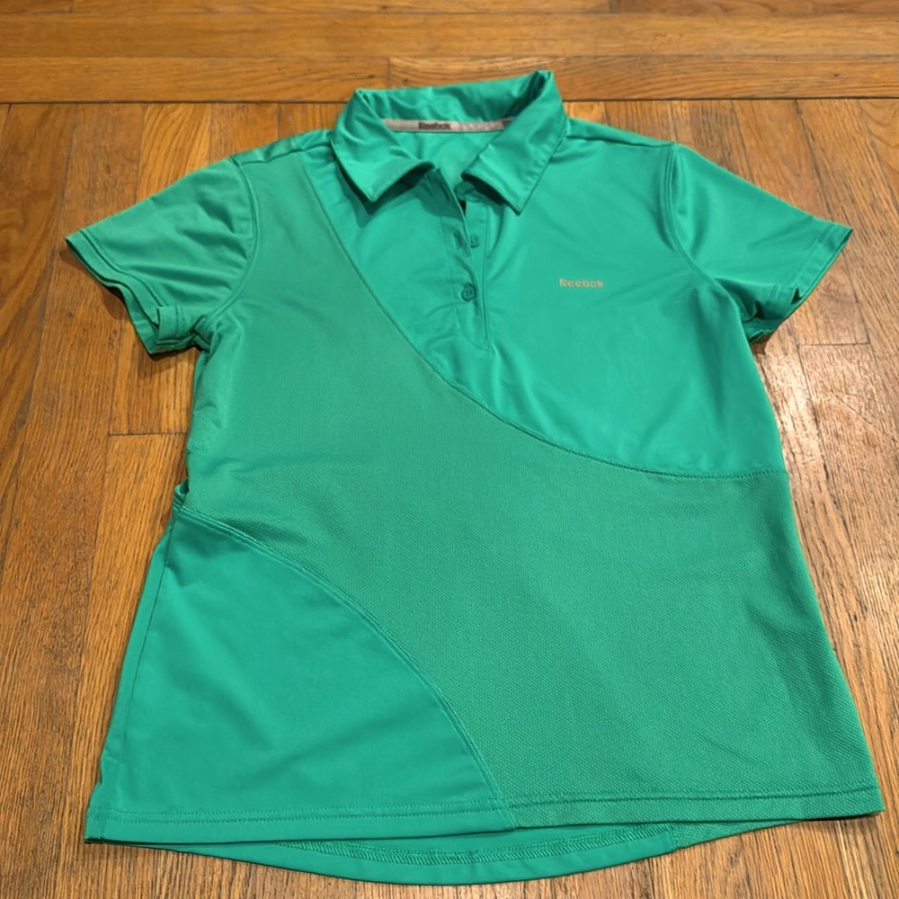 Ladies’ Reebok athletic top - size M